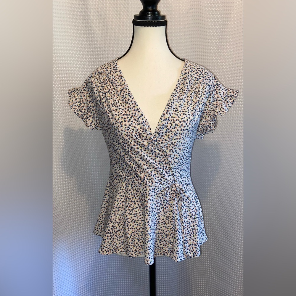 MONTEAU Los Angeles V neck‎ peplum top size Large